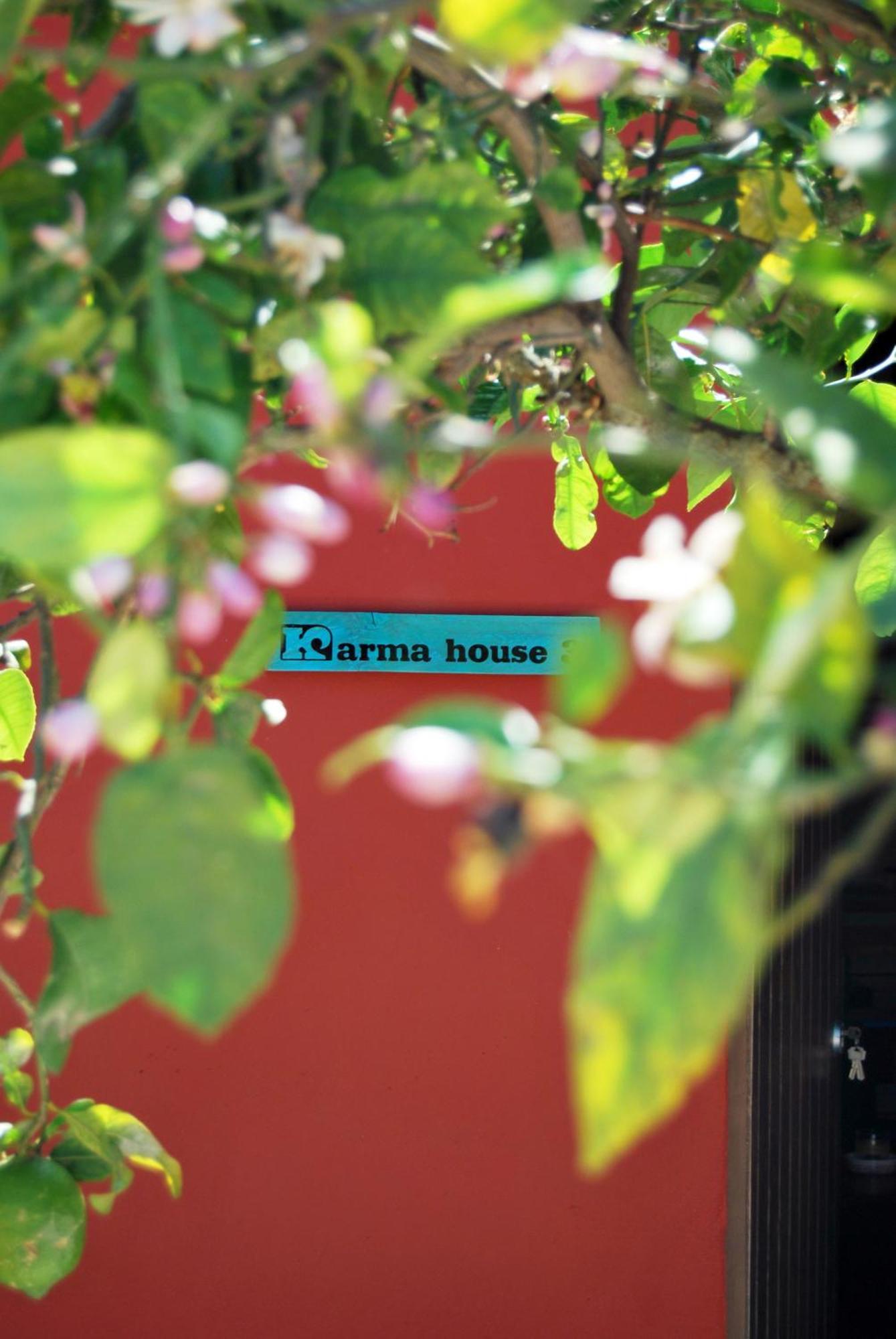 Karma House Guest House Casares Ngoại thất bức ảnh